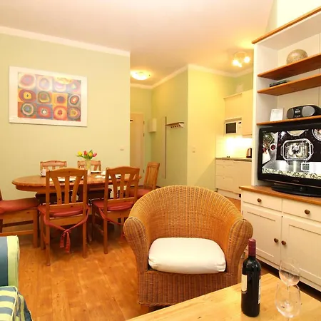 Appartement Appartementhaus Strandstrasse 32 5 Ostseebad Kühlungsborn